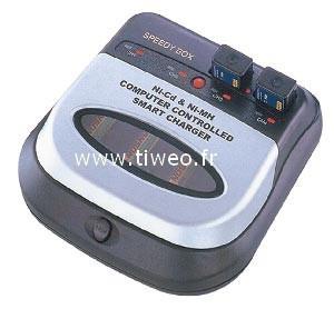 Caricatore batterie ricaricabili Ni-MH / Ni-Cd completamente automatico