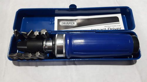 Screwdriver with accessories and tips